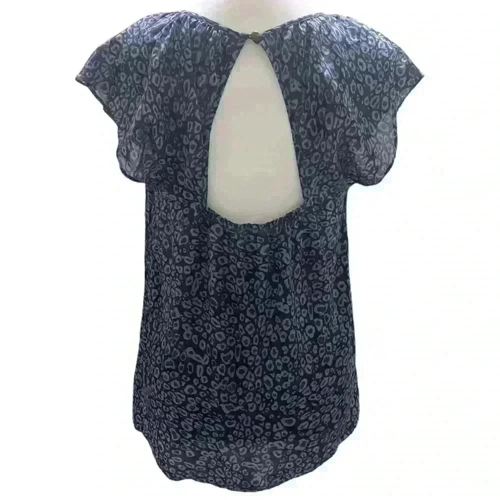 Banana Republic Women’s Silk Front Pleated and Open Back Blouse - Picture 3 of 10